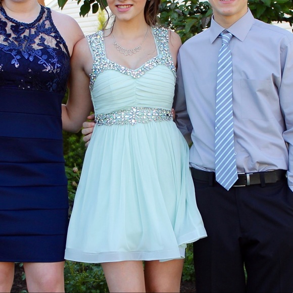 Semi Formal Dress - Picture 3 of 4